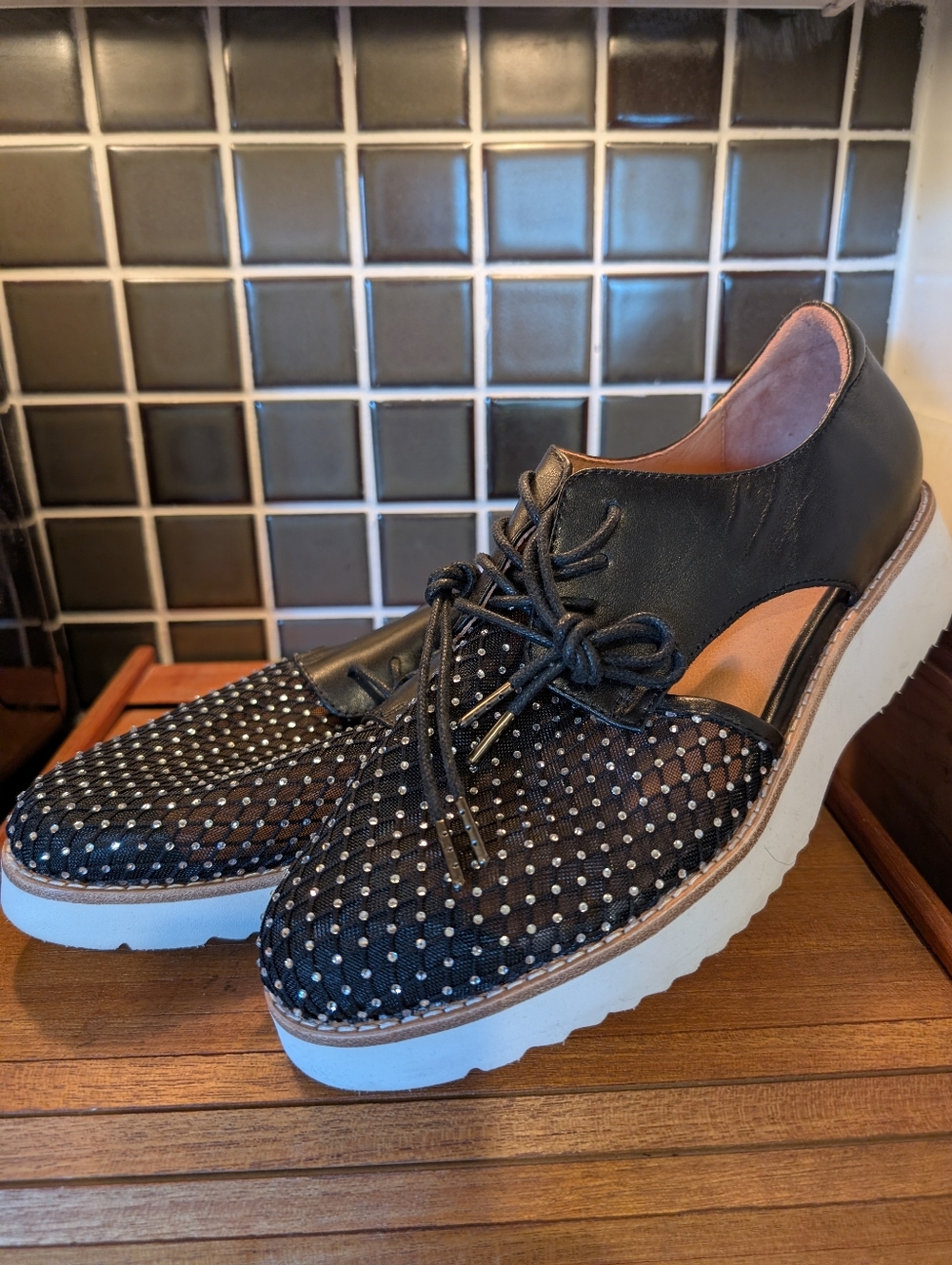 NWOT TAMARA LONDON ADLIB SHOES,39